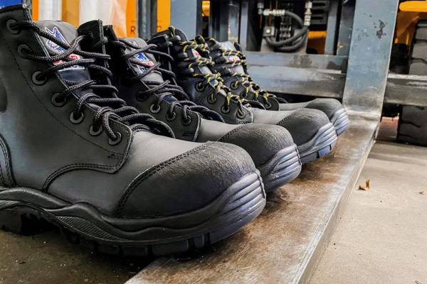 Electrical Hazards, Shock No More: 5 Advantages of Safety Shoes
