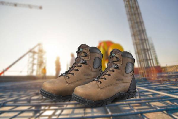 How to Select the Perfect Industrial Safety Shoes